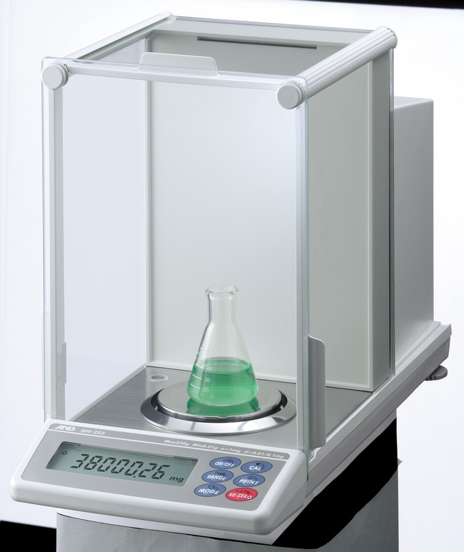 GH Semi micro balance Internal cal 101g