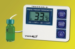 DIGITALTHERMOMETER TRACEABLE,  UoM: 1 *